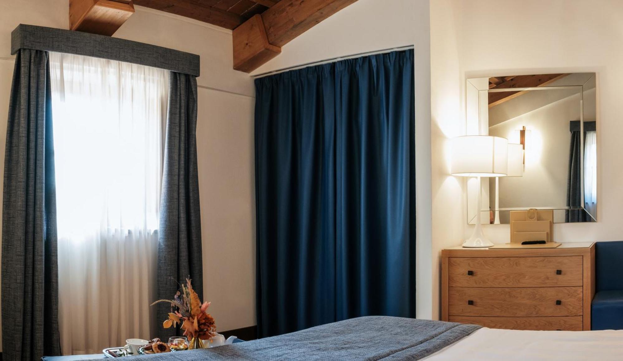 Villa Tolomei Hotel&Resort Firenze Esterno foto A room divider